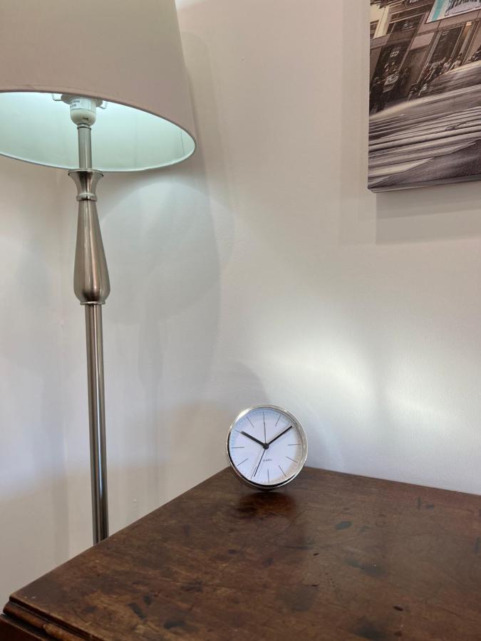 Modern Flat In Central Egham By Windsor Castle, Staines-Upon-Thames And Heathrow Airport Exteriér fotografie