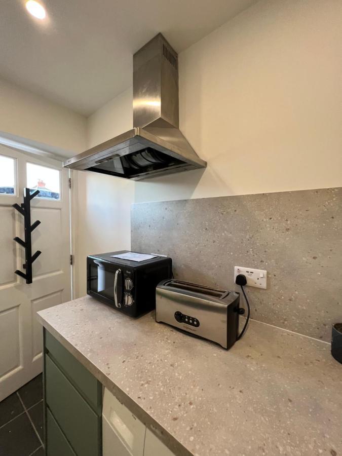 Modern Flat In Central Egham By Windsor Castle, Staines-Upon-Thames And Heathrow Airport Exteriér fotografie