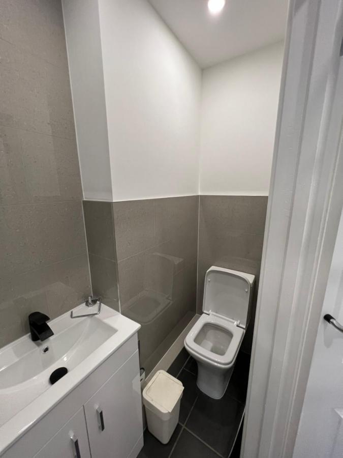 Modern Flat In Central Egham By Windsor Castle, Staines-Upon-Thames And Heathrow Airport Exteriér fotografie